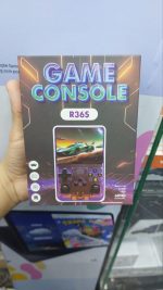Console de jeu portable R36S noire avec écran 3,5 pouces et double joystick