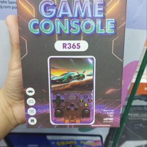 Console de jeu portable R36S noire avec écran 3,5 pouces et double joystick