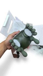 Masseur électrique portable à têtes rotatives en silicone couleur vert